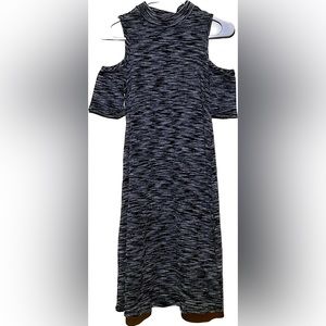 Soprano Cutoff Shoulder Dress | Medium